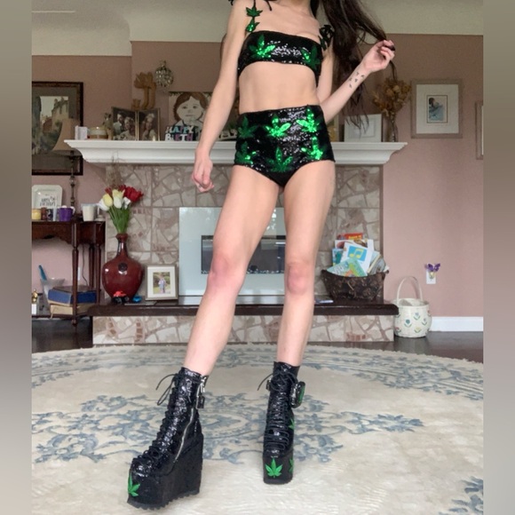 Dolls Kill Club Exx See Me Rollin’ Sequin Top and Shorts Set - Picture 4 of 17